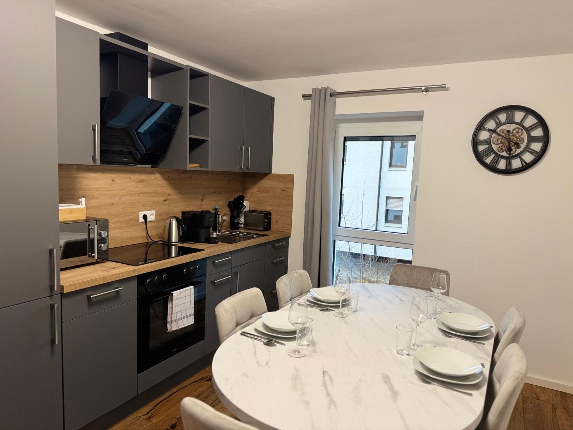 Prestige Apartments - Urban Lofts ロイトリンゲン エクステリア 写真
