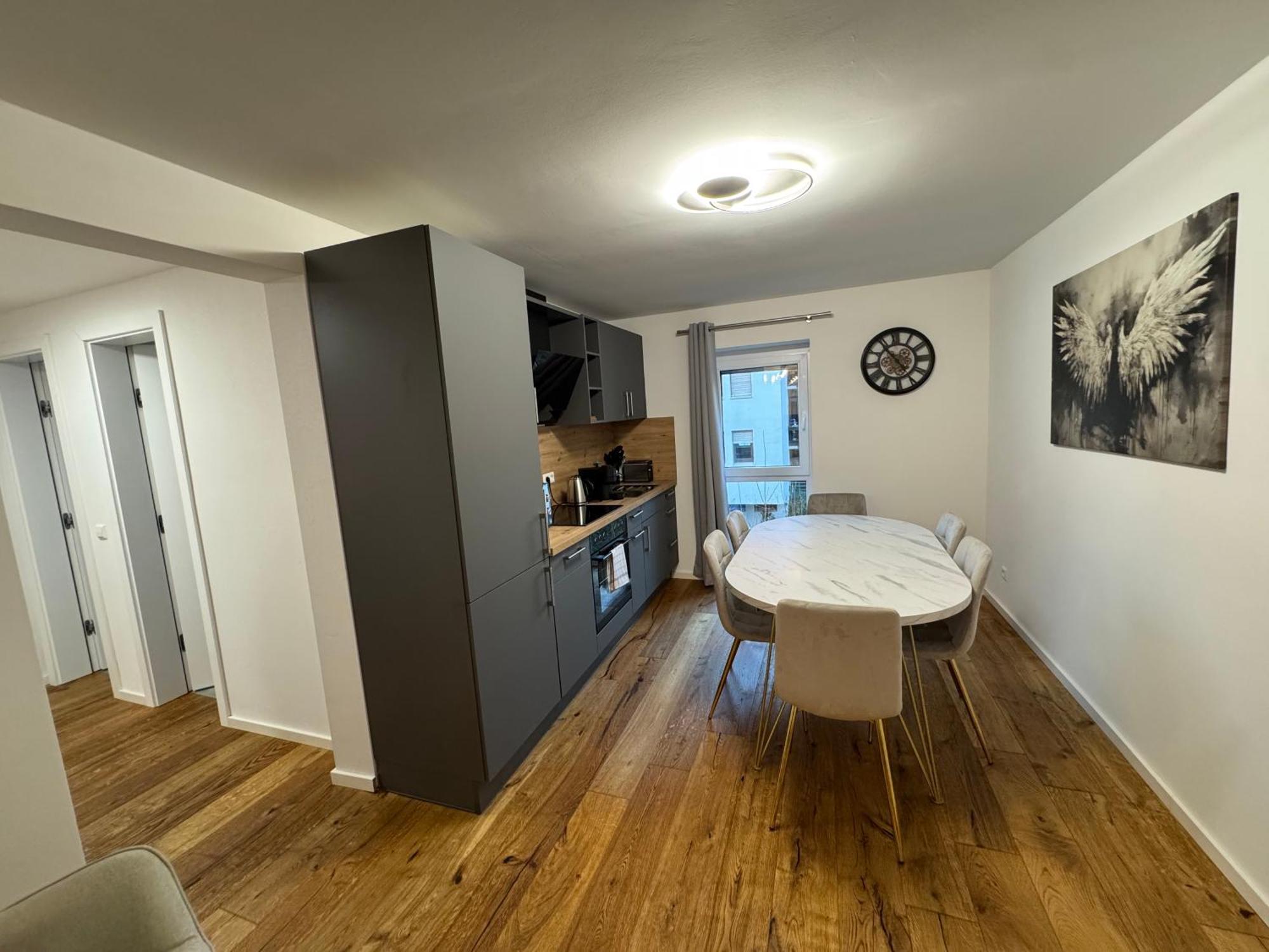 Prestige Apartments - Urban Lofts ロイトリンゲン エクステリア 写真