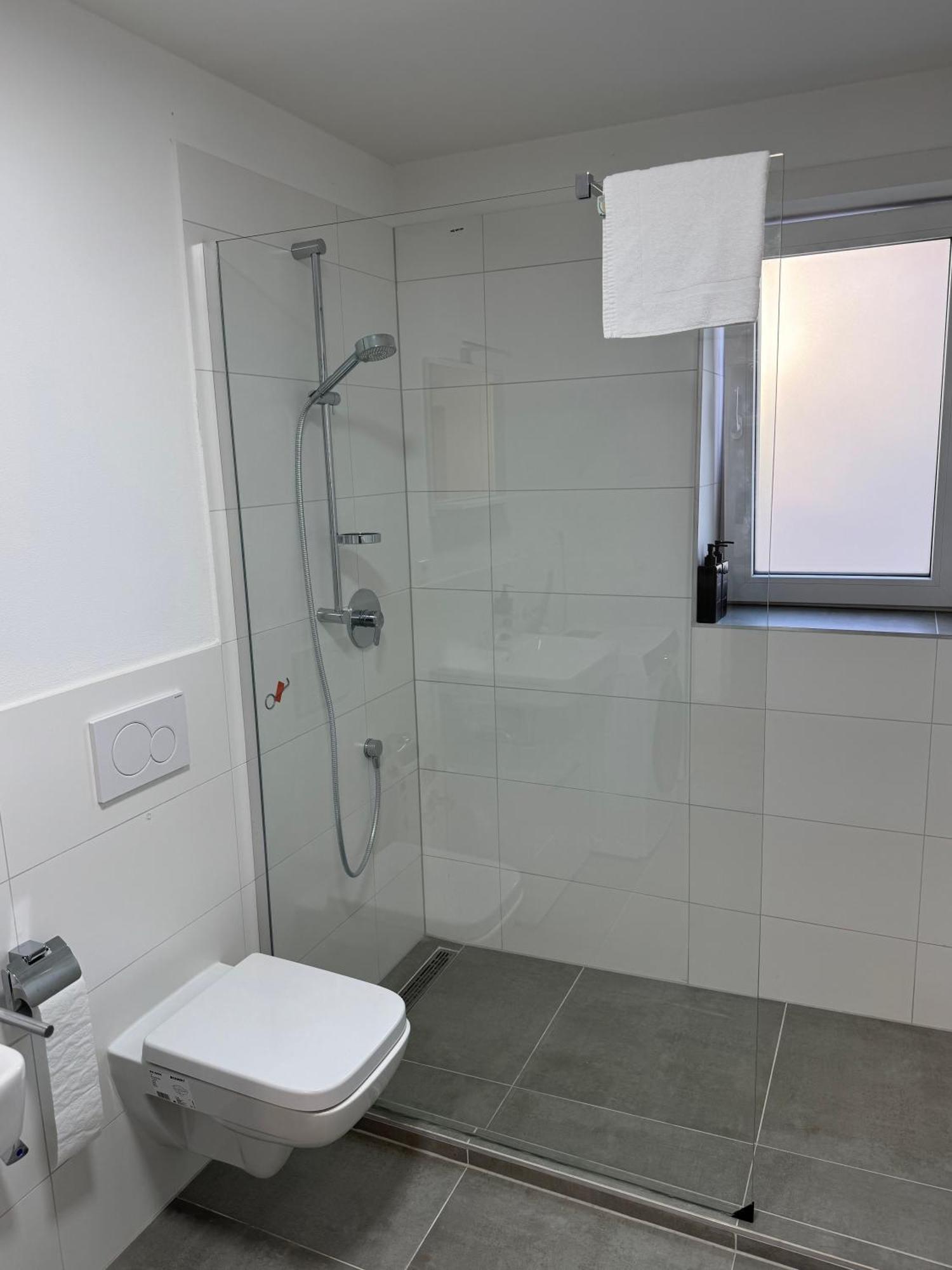 Prestige Apartments - Urban Lofts ロイトリンゲン エクステリア 写真
