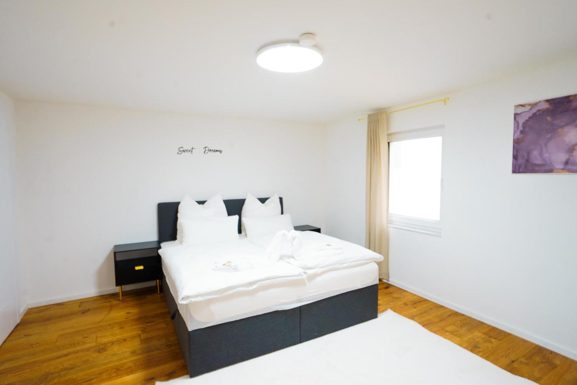 Prestige Apartments - Urban Lofts ロイトリンゲン エクステリア 写真