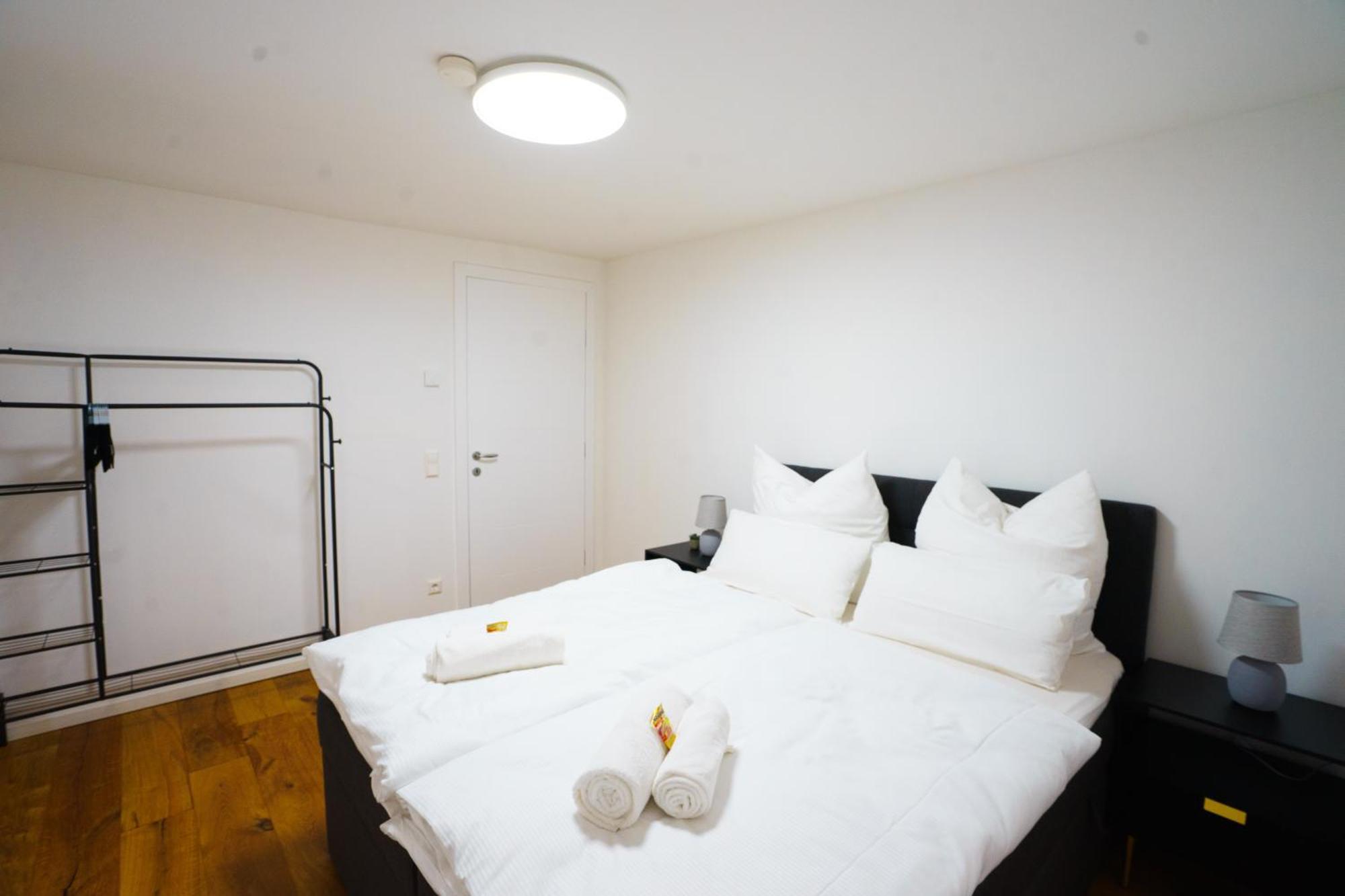 Prestige Apartments - Urban Lofts ロイトリンゲン エクステリア 写真