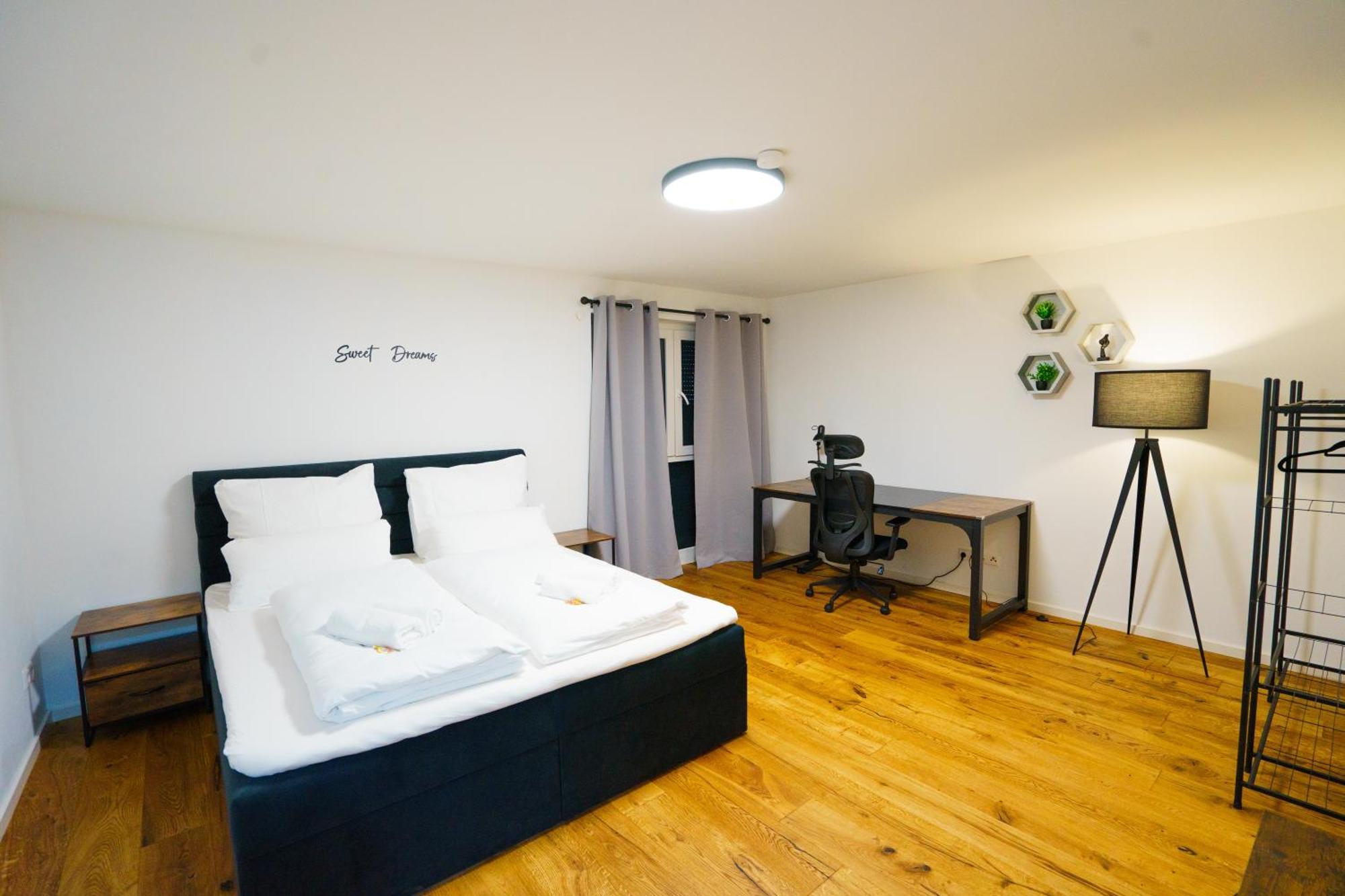 Prestige Apartments - Urban Lofts ロイトリンゲン エクステリア 写真