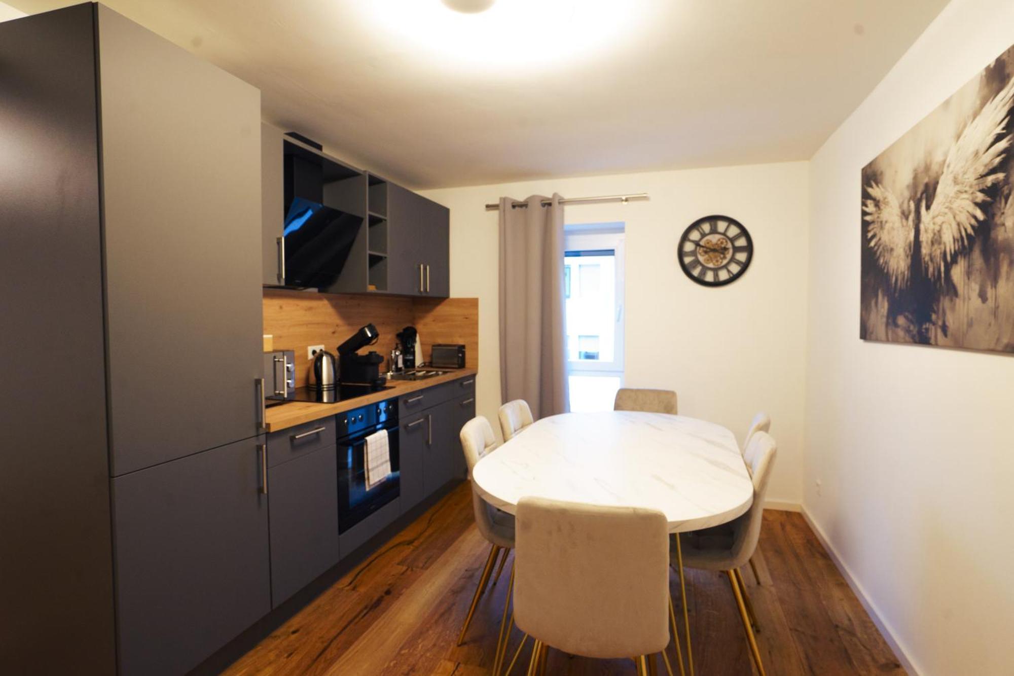 Prestige Apartments - Urban Lofts ロイトリンゲン エクステリア 写真